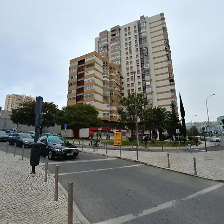 Tagus Life Areeiro リスボン